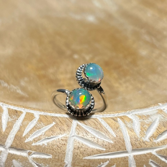 NWOT Ethiopian Opal Bypass 925 Sterling Silver Ring - Picture 4 of 15